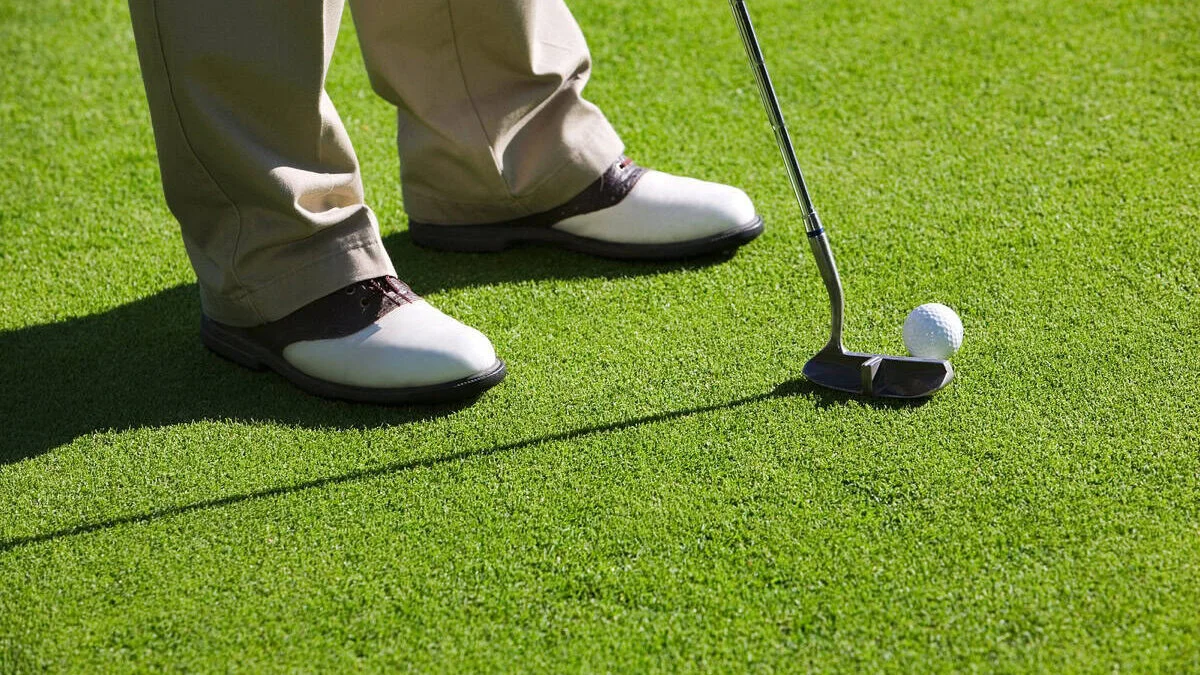 golf shoes