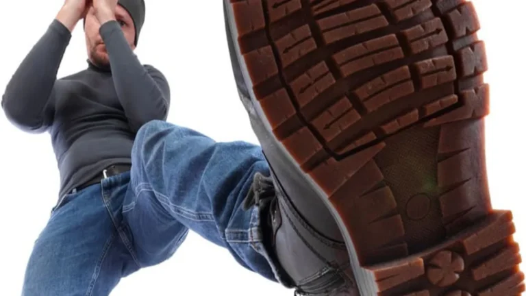 Wide shoes for men
