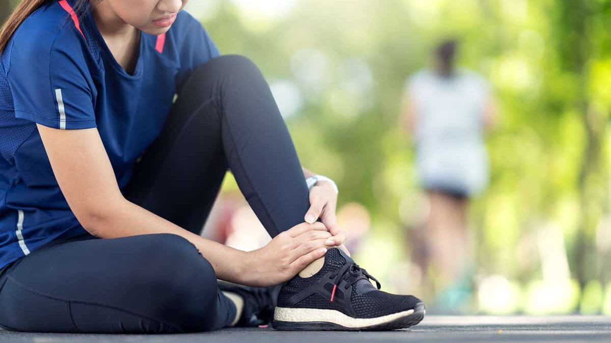 symptoms of overpronation
