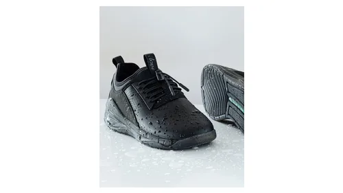Clove Classic healthcare shoe for nurses