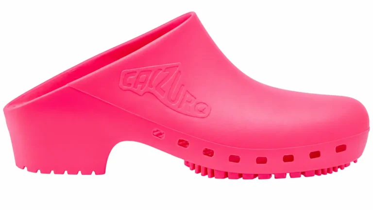 Calzuro Classic Review: Autoclavable Work Clog